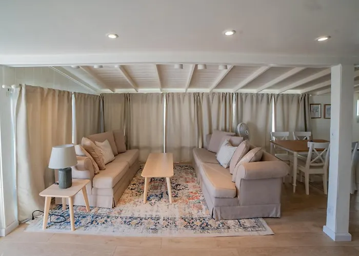 Casa Maria - Beachfront Cottage On The Sand
